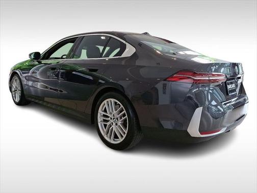 2025 BMW 540 i xDrive