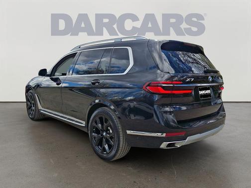 Black Sapphire Metallic 2025 BMW X7 xDrive40i