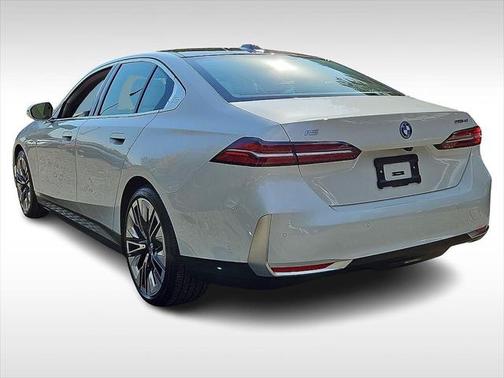 2024 BMW i5 eDrive40