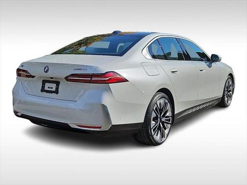 2024 BMW i5 eDrive40