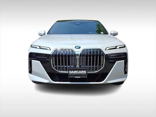 2025 BMW 740 i xDrive