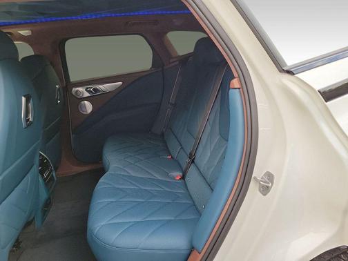 2025 BMW XM Base