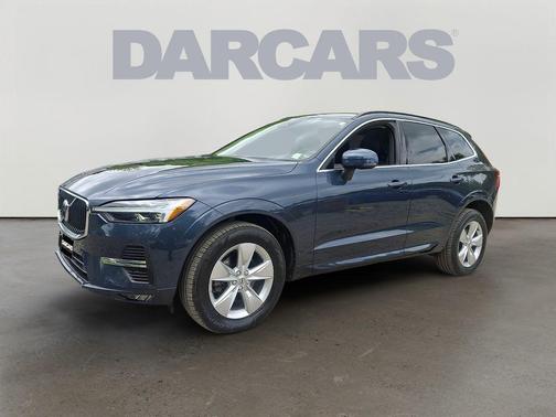 Denim Blue Metallic 2022 Volvo XC60 B5 Momentum
