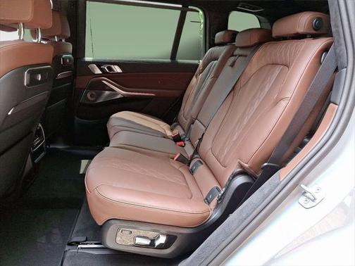 2026 BMW X7 M60i