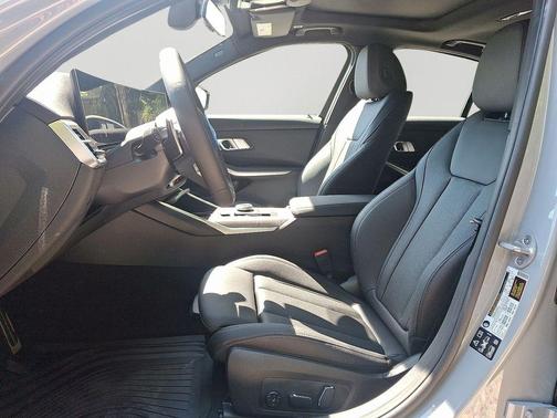 2025 BMW 330 i xDrive