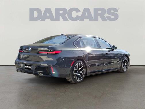 2025 BMW 750e i xDrive