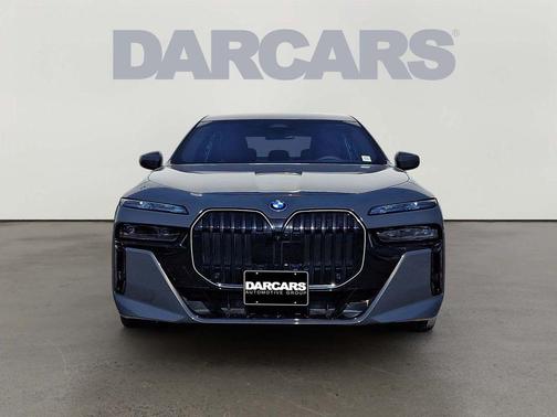 2025 BMW 750e i xDrive