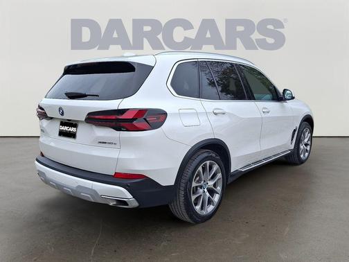 Alpine White 2025 BMW X5 PHEV xDrive50e