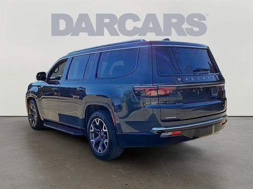Baltic Gray Metallic Clearcoat 2023 Jeep Wagoneer Series III 4x4