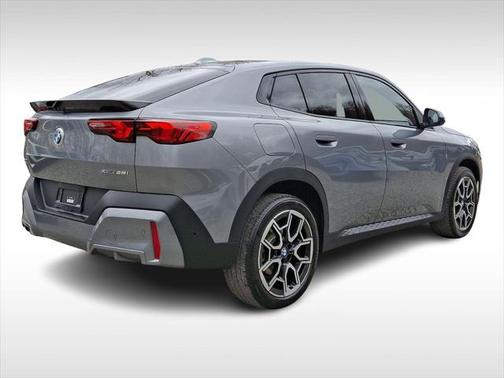 2025 BMW X2 xDrive28i