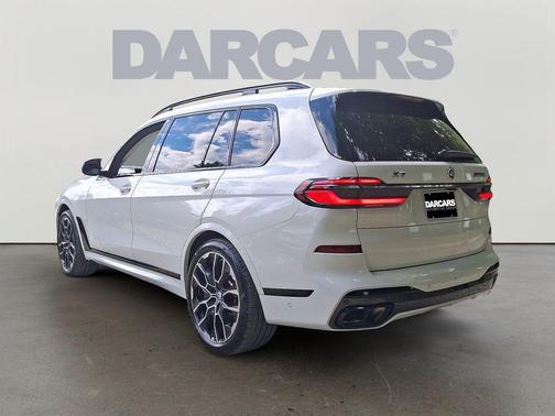 2023 BMW X7 M60i