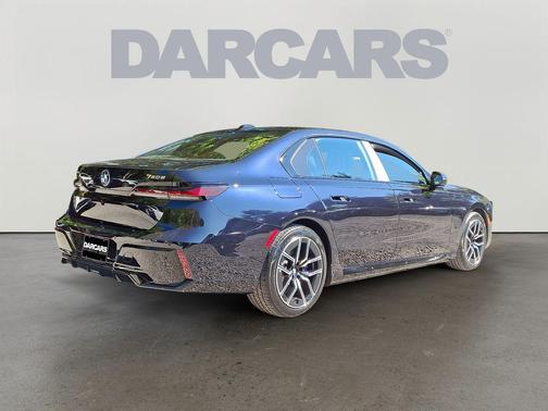 2026 BMW 750e i xDrive