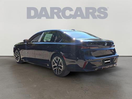 2026 BMW 750e i xDrive