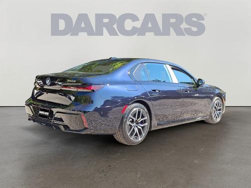 2026 BMW 750e i xDrive