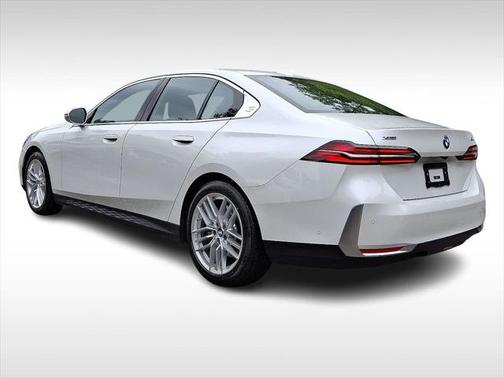 2025 BMW 540 i xDrive