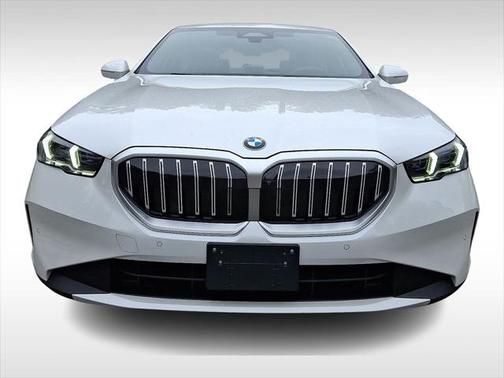 2025 BMW 540 i xDrive