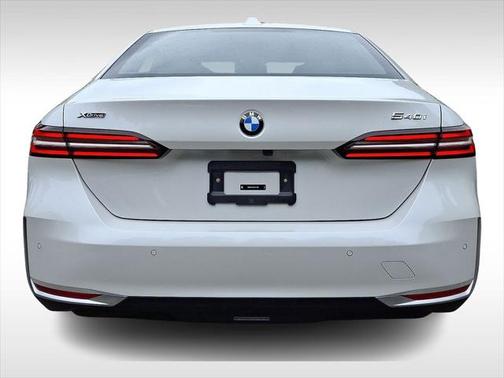 2025 BMW 540 i xDrive