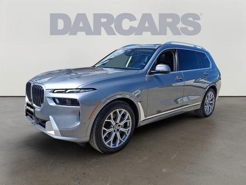 Gray Metallic 2025 BMW X7 xDrive40i