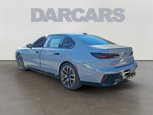 2026 BMW 750e i xDrive