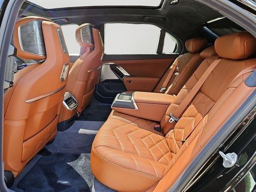 2025 BMW 760 i xDrive