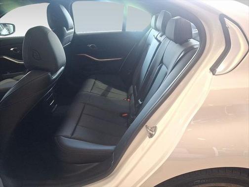 2025 BMW 330 i xDrive