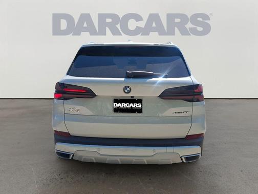 White Metallic 2026 BMW X5 xDrive40i