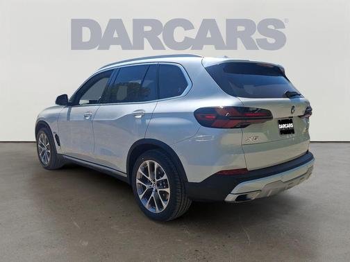 White Metallic 2026 BMW X5 xDrive40i