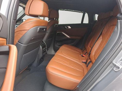2026 BMW X6 M60i