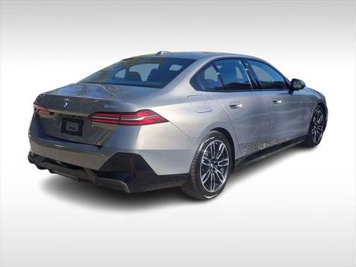 2024 BMW 530 i xDrive