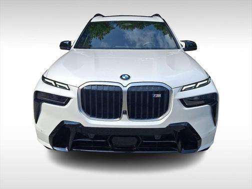 2025 BMW X7 M60i