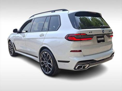 2025 BMW X7 M60i