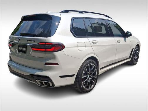 2025 BMW X7 M60i