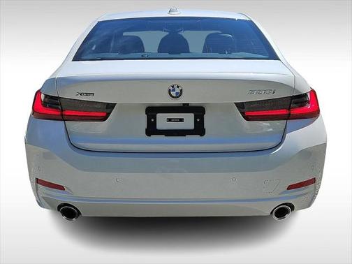 2025 BMW 330 i xDrive