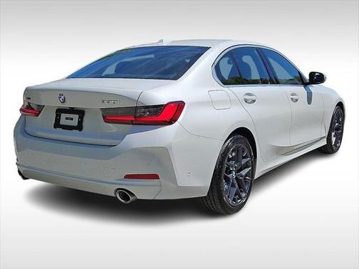 2025 BMW 330 i xDrive