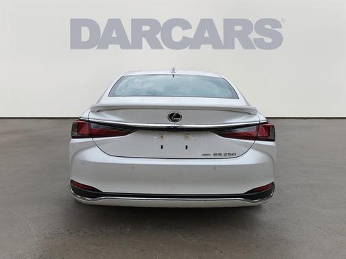 2023 Lexus ES 250 Base