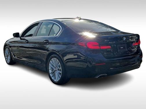 Jet Black 2022 BMW 530 i xDrive