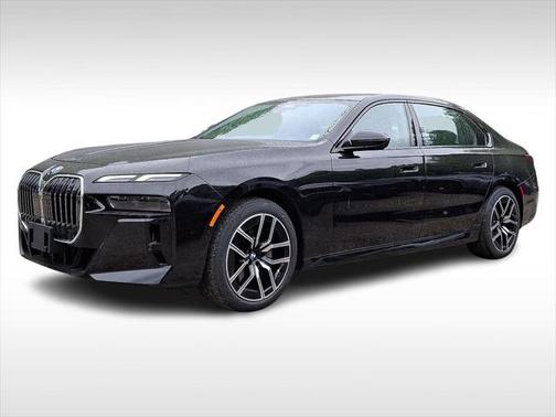 2025 BMW 740 i xDrive