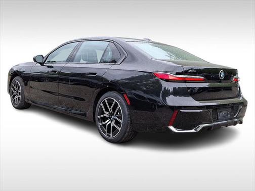 2025 BMW 740 i xDrive