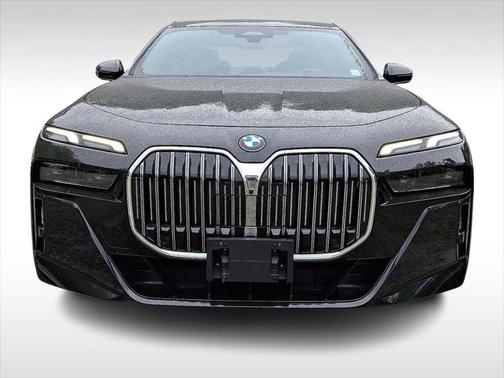 2025 BMW 740 i xDrive