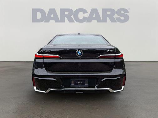 2025 BMW 740 i xDrive