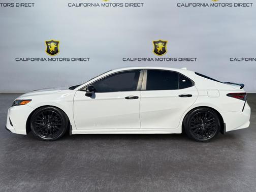 Super White 2020 Toyota Camry SE