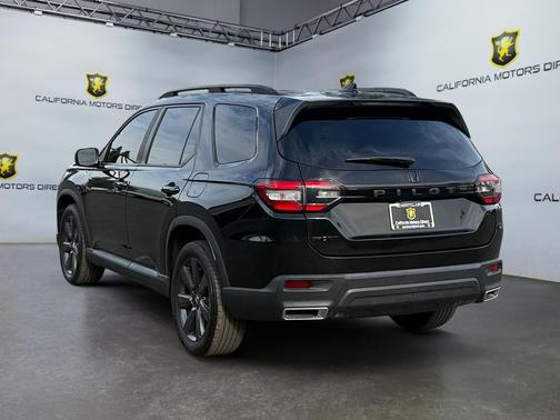 2023 Honda Pilot AWD Sport
