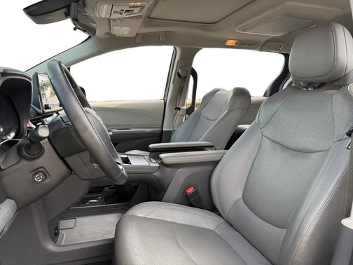 2022 Toyota Sienna Limited