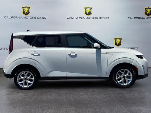 Snow White Pearl 2023 Kia Soul S
