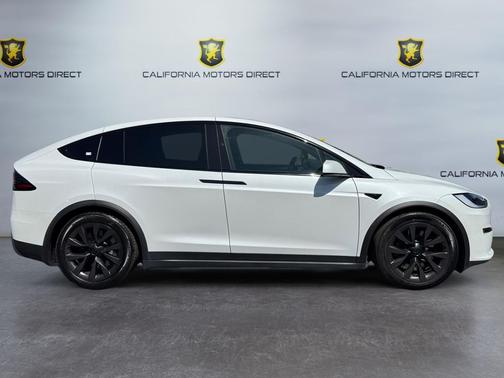 Pearl White Multi-Coat 2024 Tesla Model X Long Range
