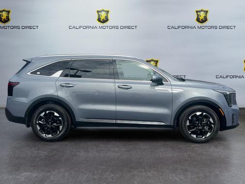 Everlasting Silver 2025 Kia Sorento S