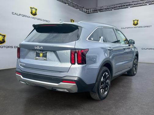 Everlasting Silver 2025 Kia Sorento S