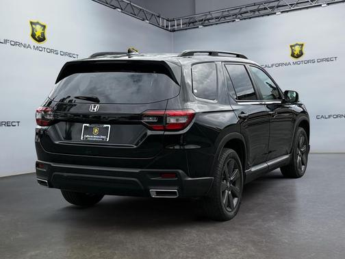 2023 Honda Pilot 2WD Sport