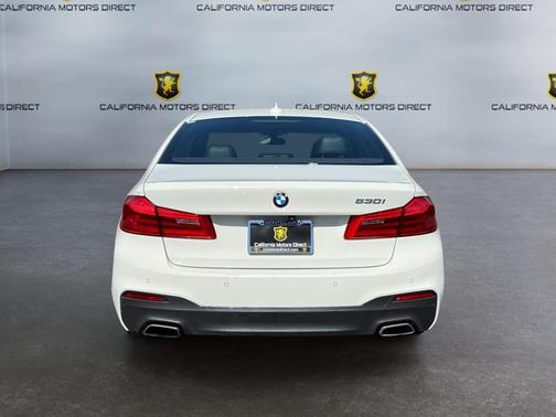 Alpine White 2018 BMW 530 530i