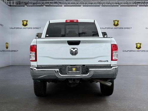 2022 RAM 2500 Tradesman Crew Cab 4x4 6'4' Box